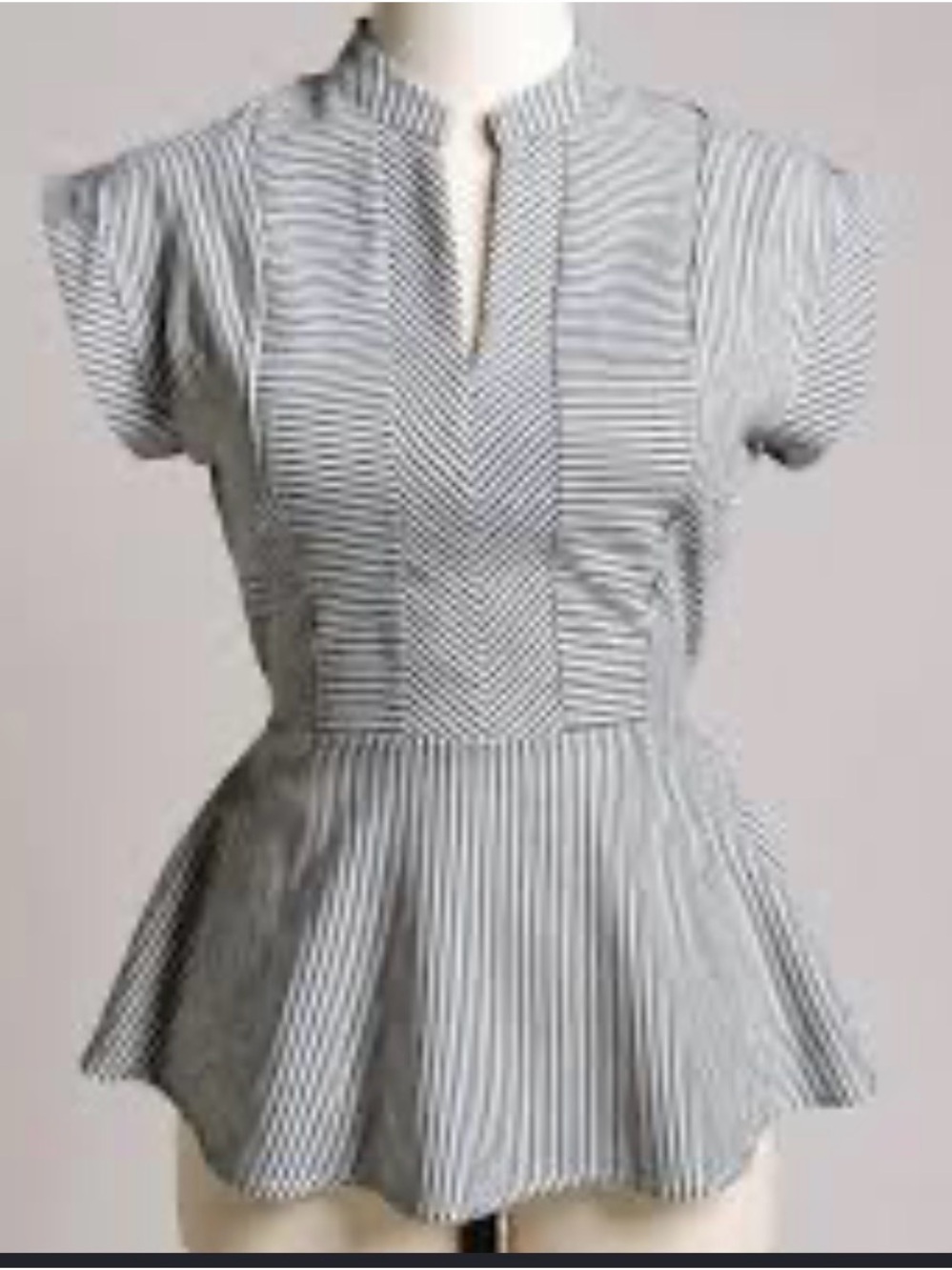 Monteau Los Angeles Woman’s XL Peplum V-Neck Top - Blue & White Striped Fitted